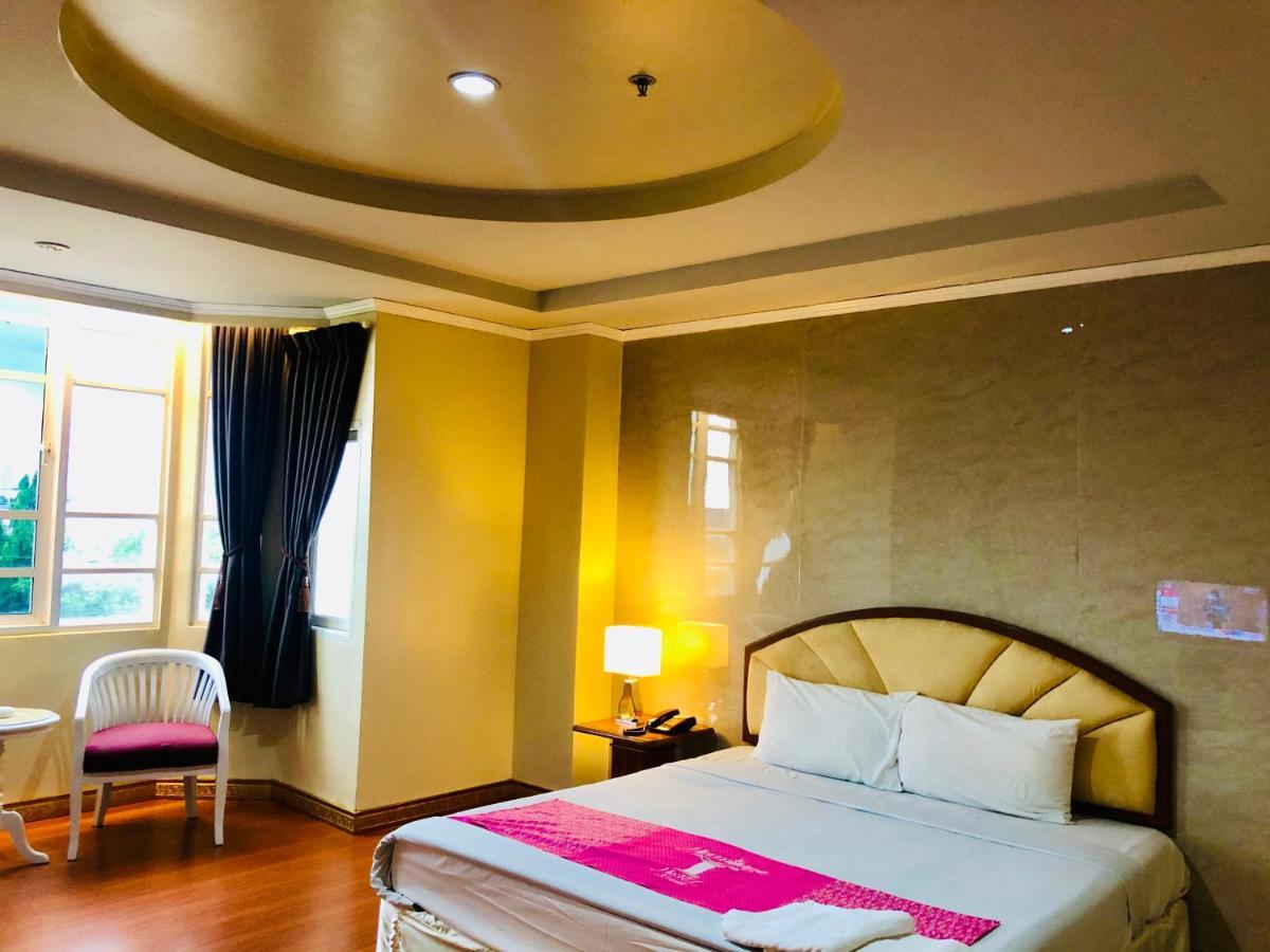 Hermitage Hotel Korat-Sha Nakhon Ratchasima Exterior photo