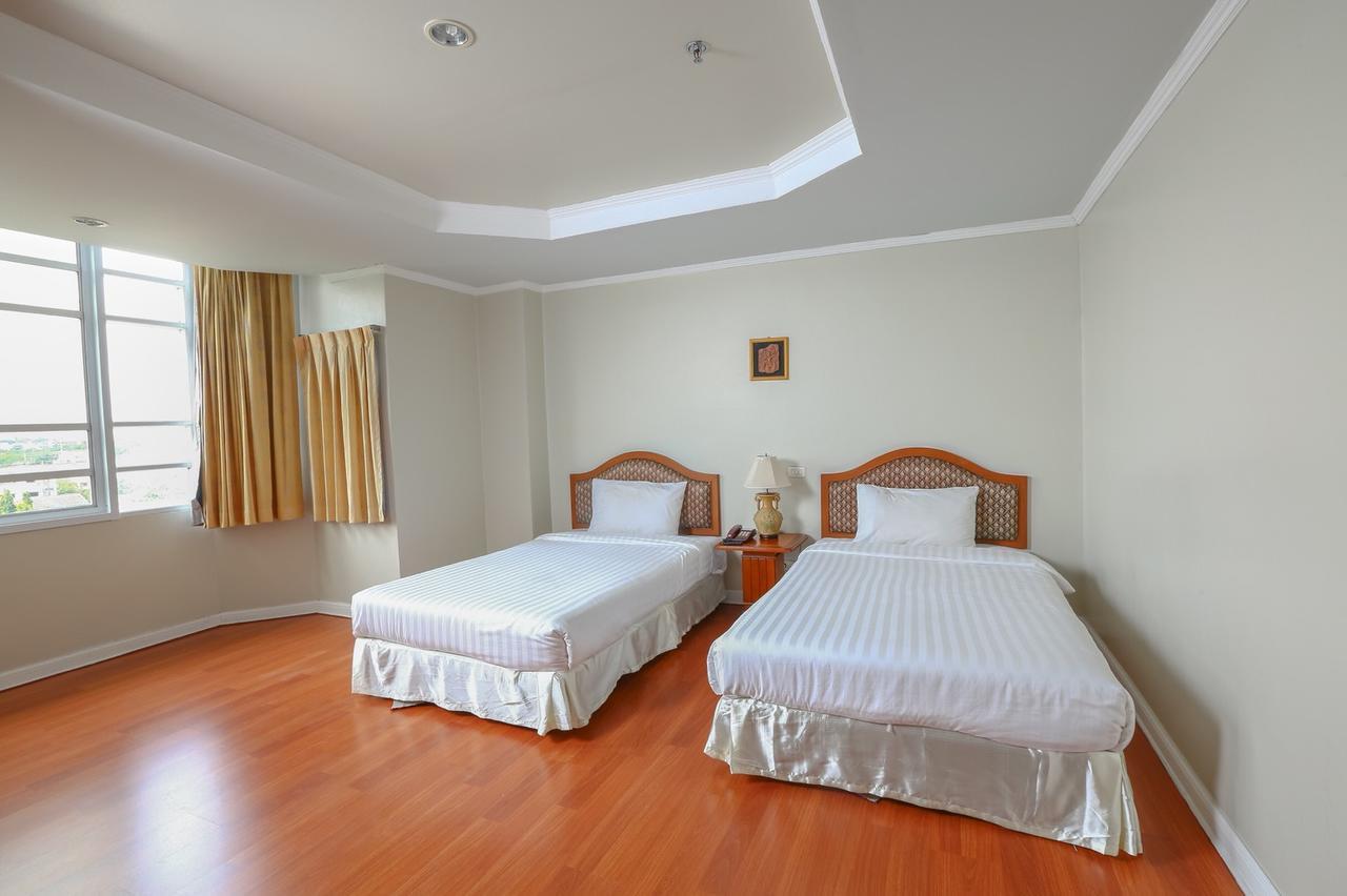 Hermitage Hotel Korat-Sha Nakhon Ratchasima Exterior photo